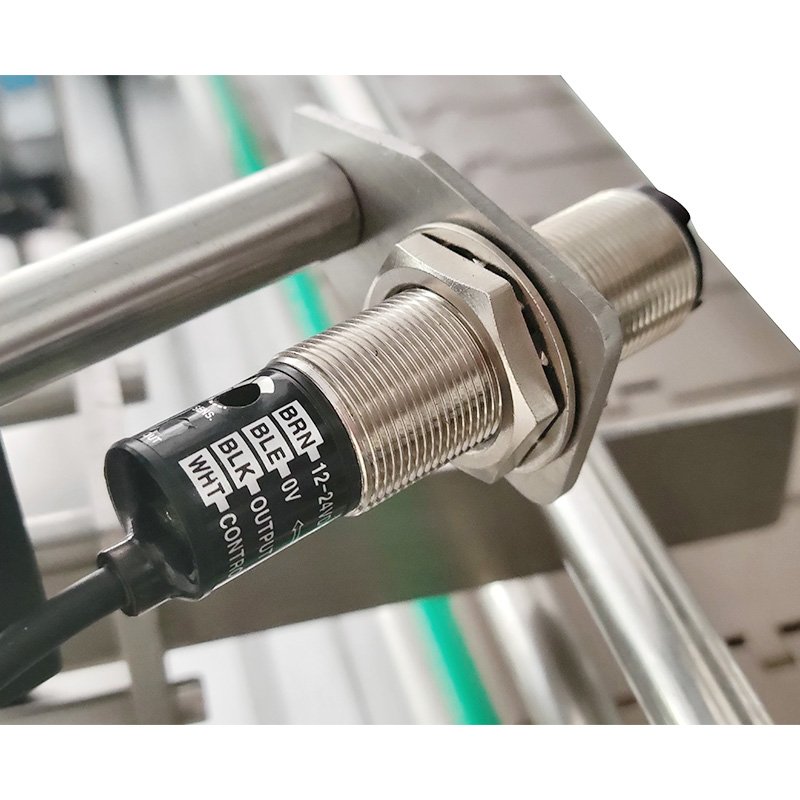 Automatic bottle filling machine