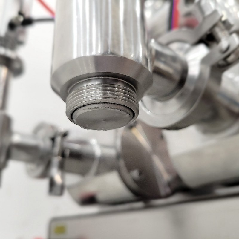 Piston filling machine