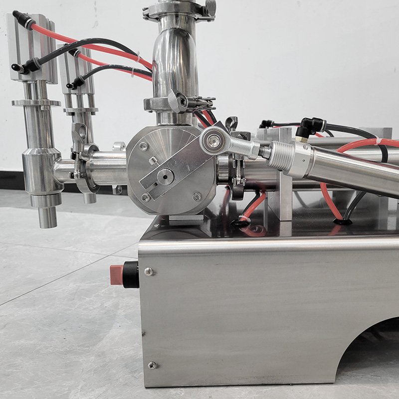 Piston filling machine